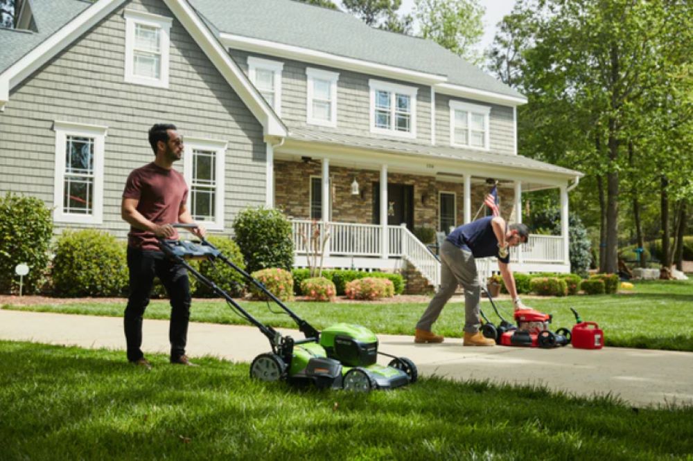 Safety consideration between gas vs electric lawn mower