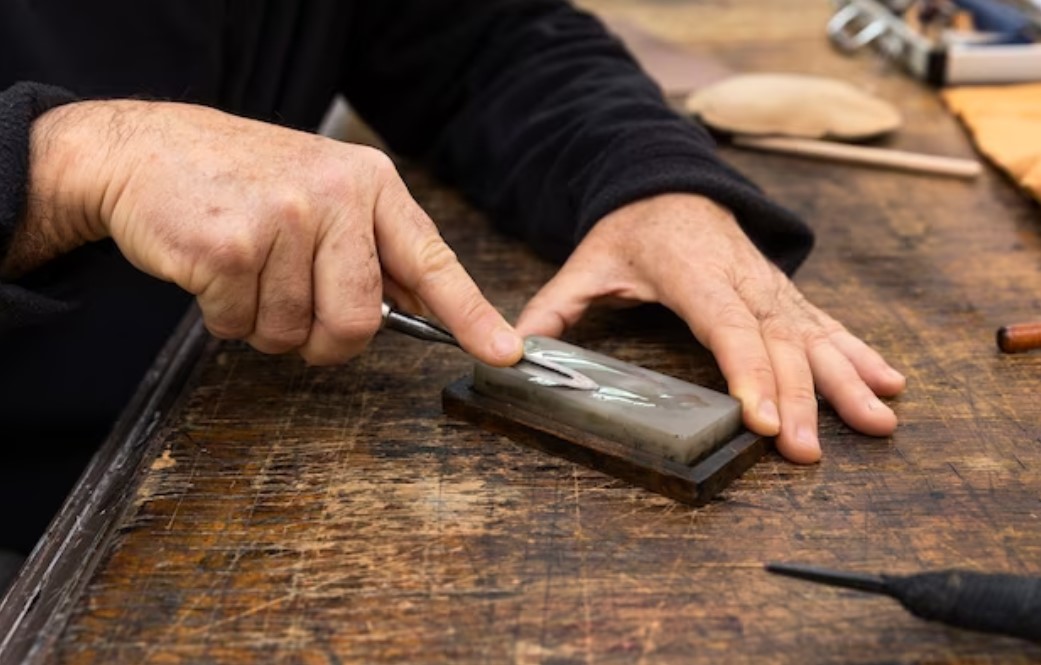 Choose the Wet Stone or Sharpening Rod